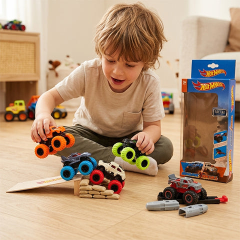 HOTWHEELS - 4 voiturettes en métal avec mini lanceur
