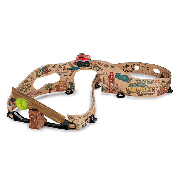 Circuit en carton avec voiture