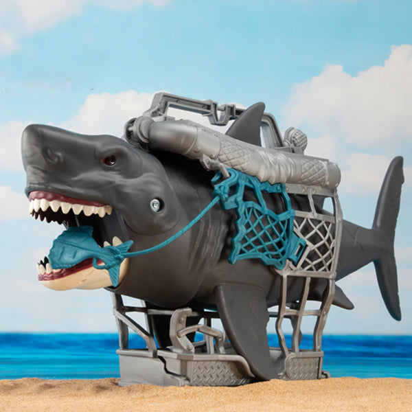 Figurine requin en cage