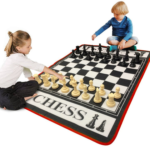 Jeu d’échecs avec tapis géant