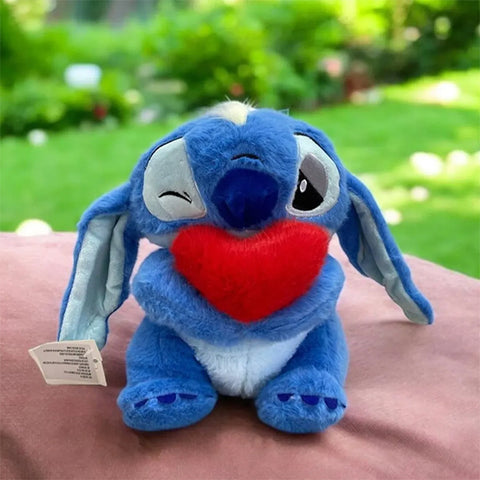 Peluche Stitch avec cœur 20 cm