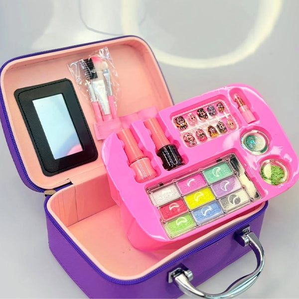 Petite valise de maquillage Labubu