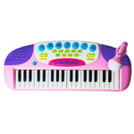 Piano rose avec microphone