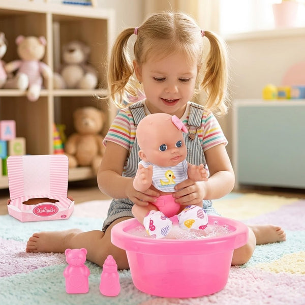 Poupée avec bassine