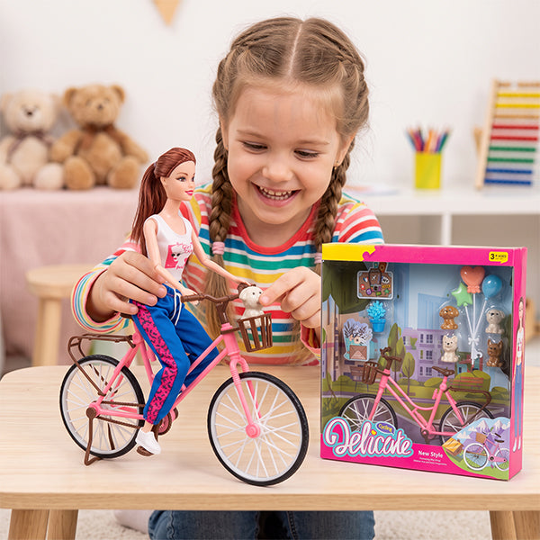 Poupée delicate avec vélo